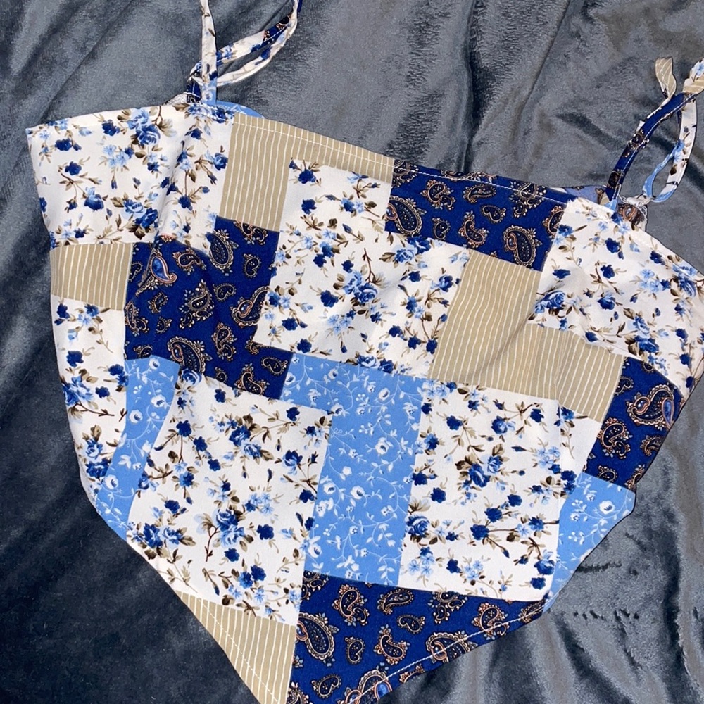 ❗️5 for $25❗️bandana style crop top